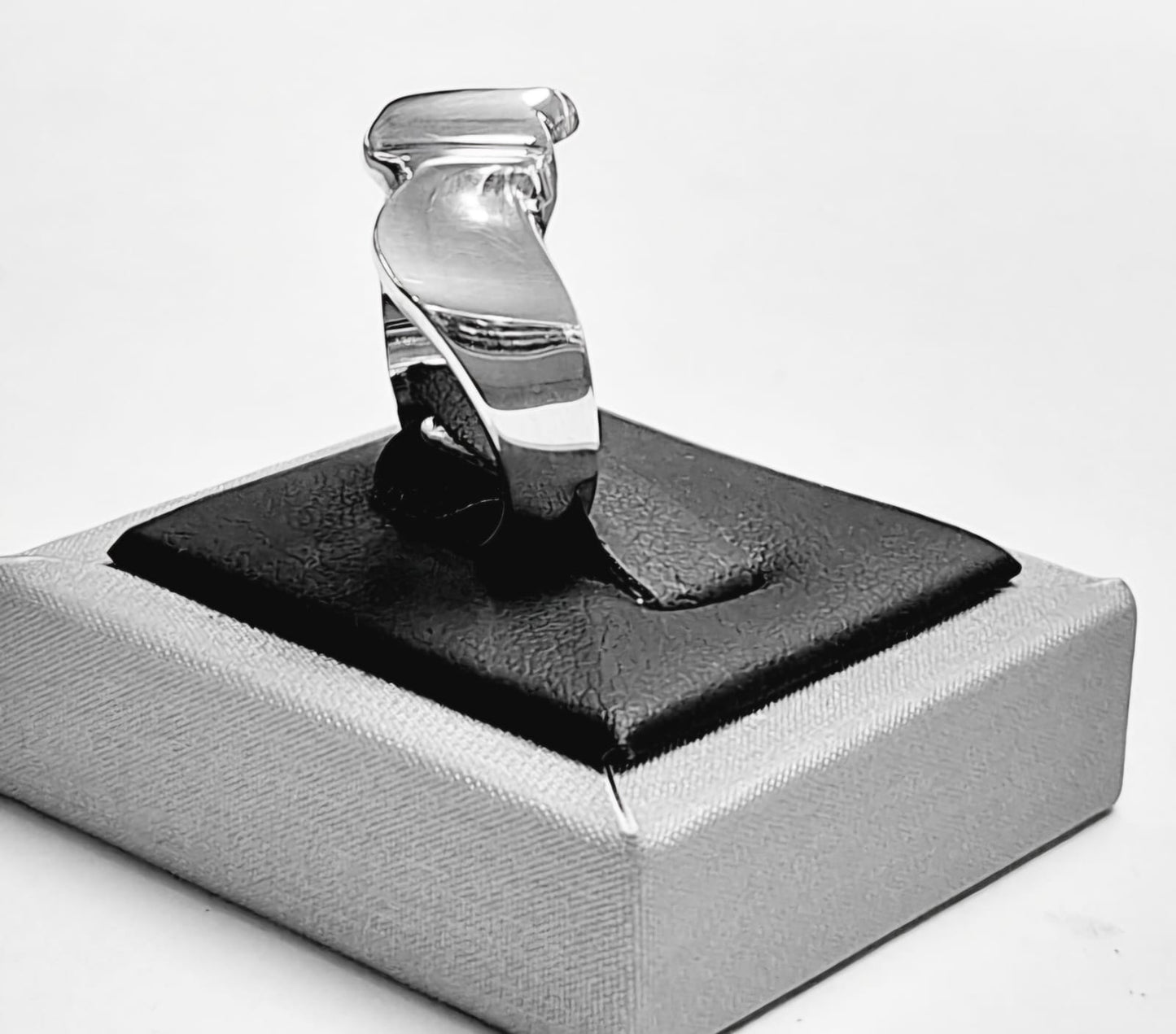 ANILLO EN PLATA LEY 925