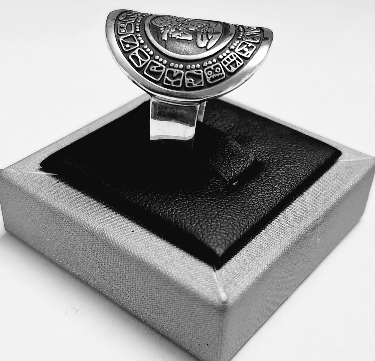 ANILLO CALENDARIO MAYA EN PLATA LEY 925