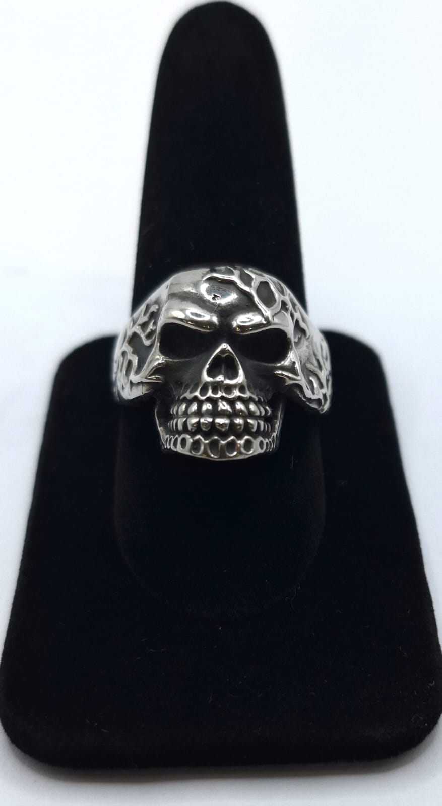 ANILLO CALAVERA EN PLATA LEY 925