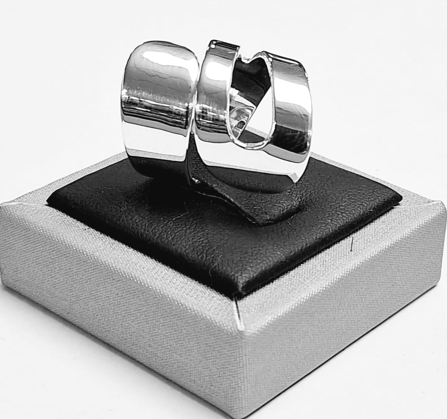 ANILLO EN PLATA LEY 925