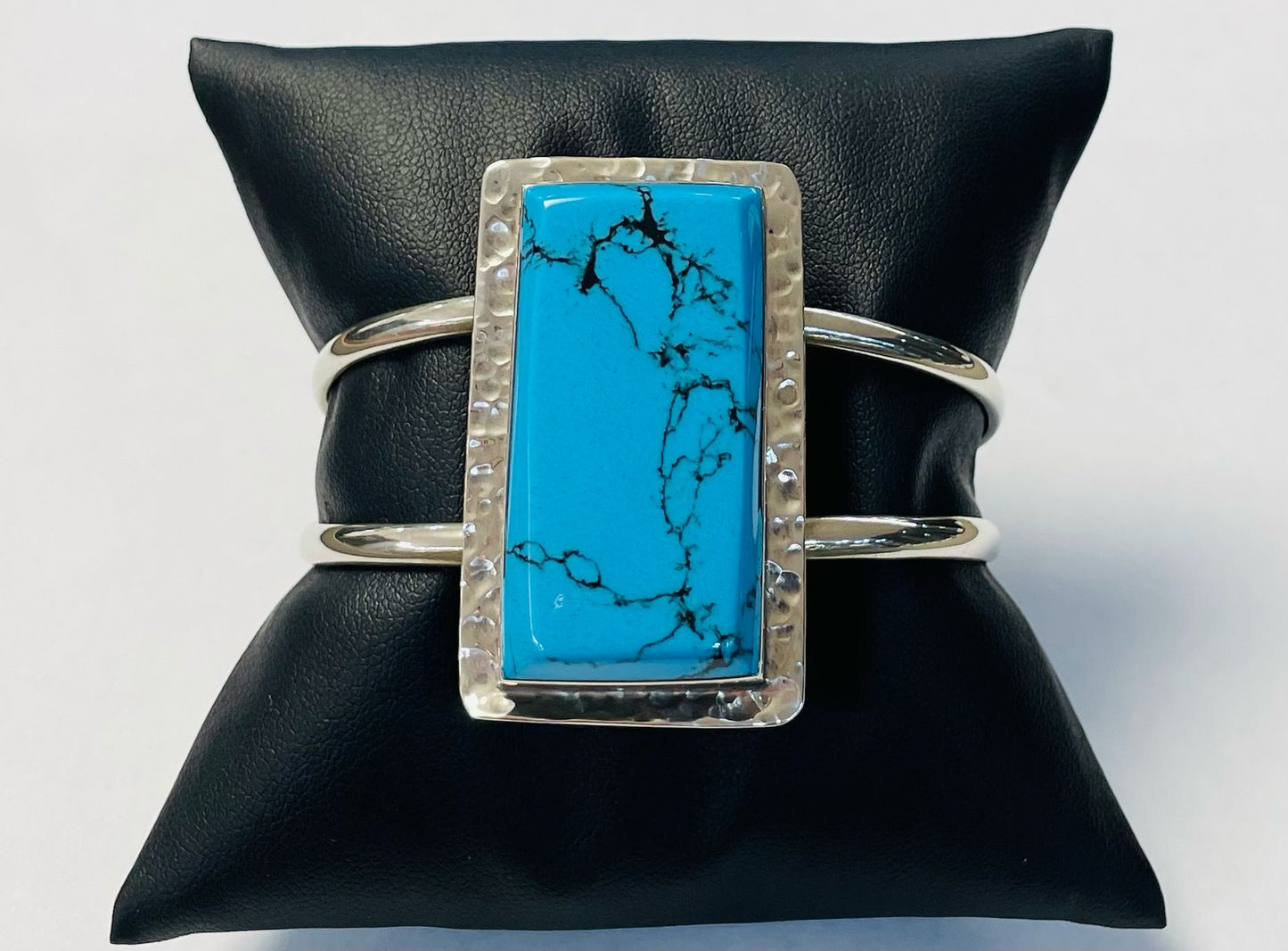 BRAZALETE EN PLATA LEY 925 CON TURQUESA