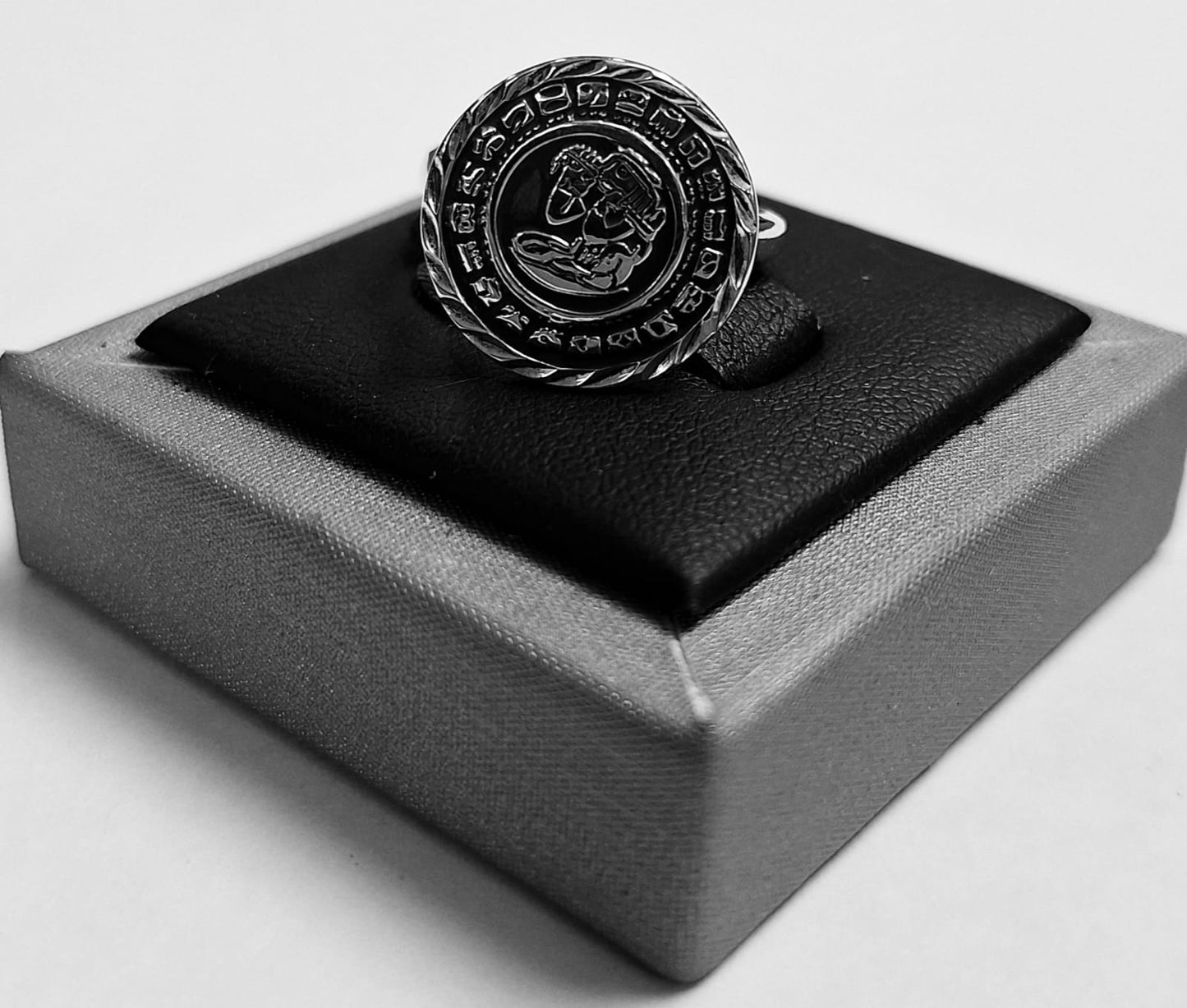 ANILLO CALENDARIO MAYA DIAMANTADA EN PLATA LEY 925