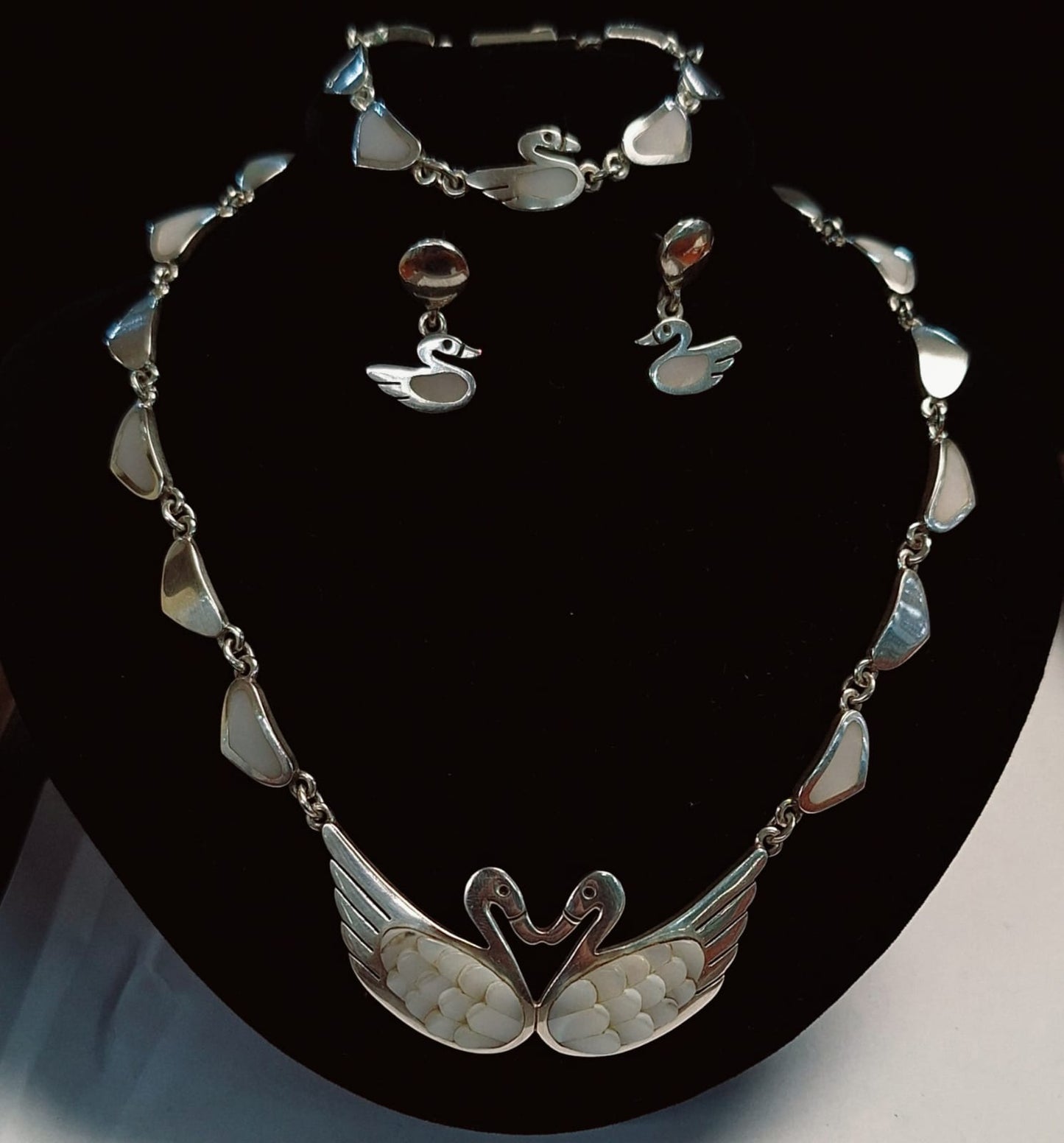 SET DE COLLAR CON INCRUSTACIONES DE CABUJÓN DE NÁCAR EN PLATA LEY 925