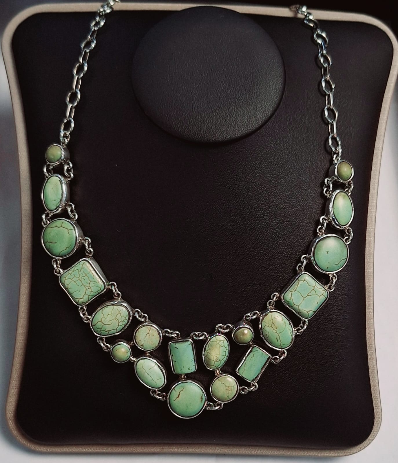 COLLAR CON INCRUSTACIONES DE TURQUESA PLATA LEY 925