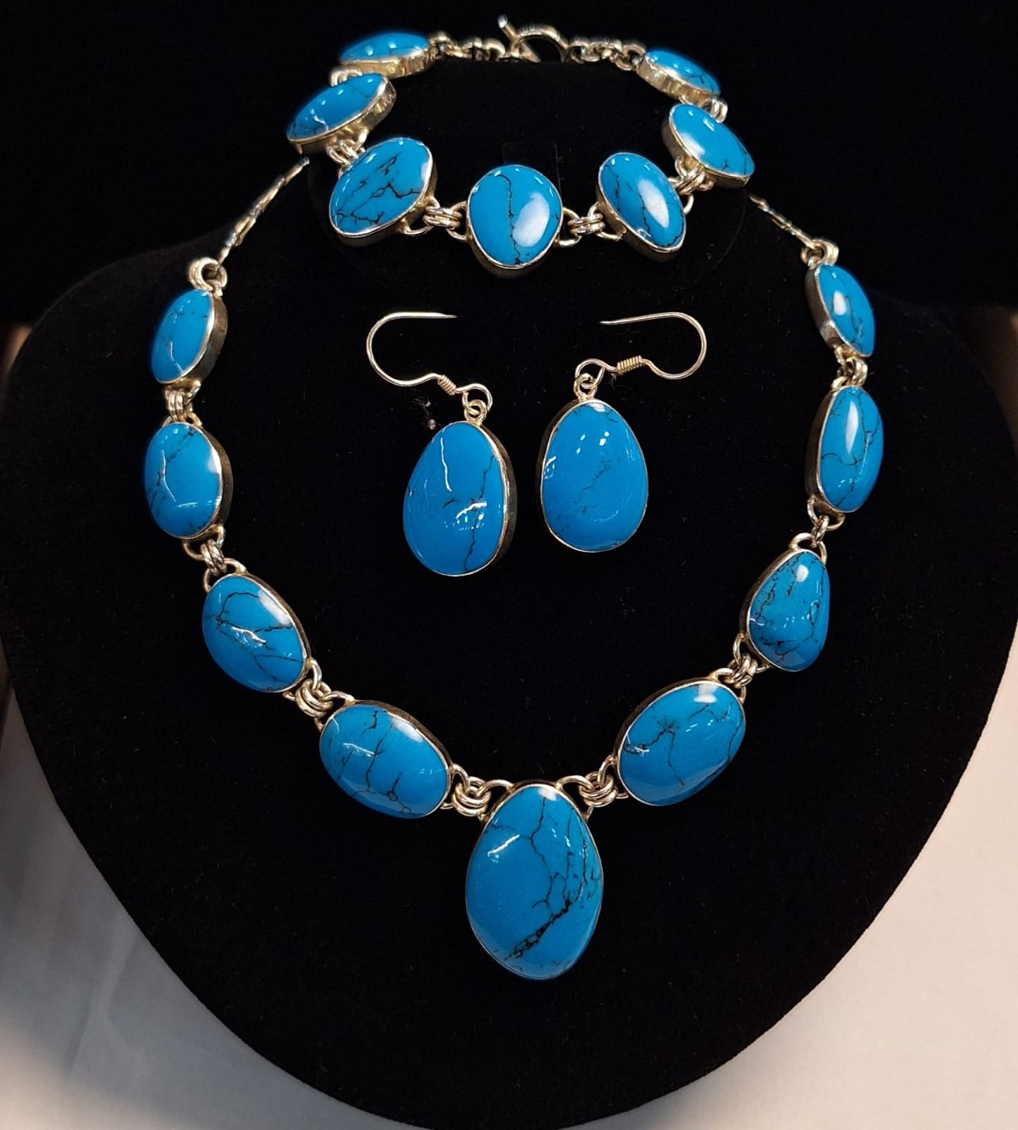 SET COLLAR CON INCRUSTACIONES DE PIEDRA TURQUESA EN PLATA LEY 950