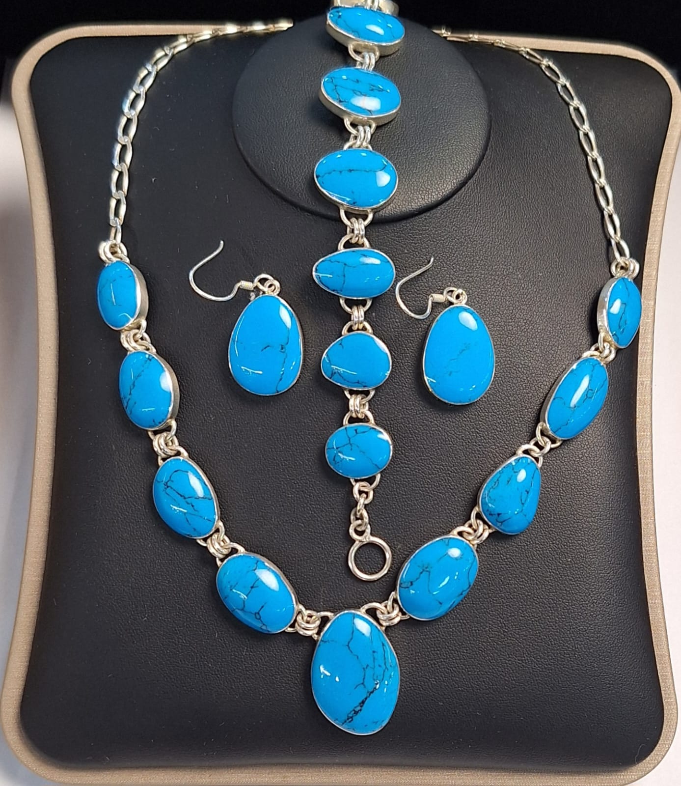 SET COLLAR CON INCRUSTACIONES DE PIEDRA TURQUESA EN PLATA LEY 950