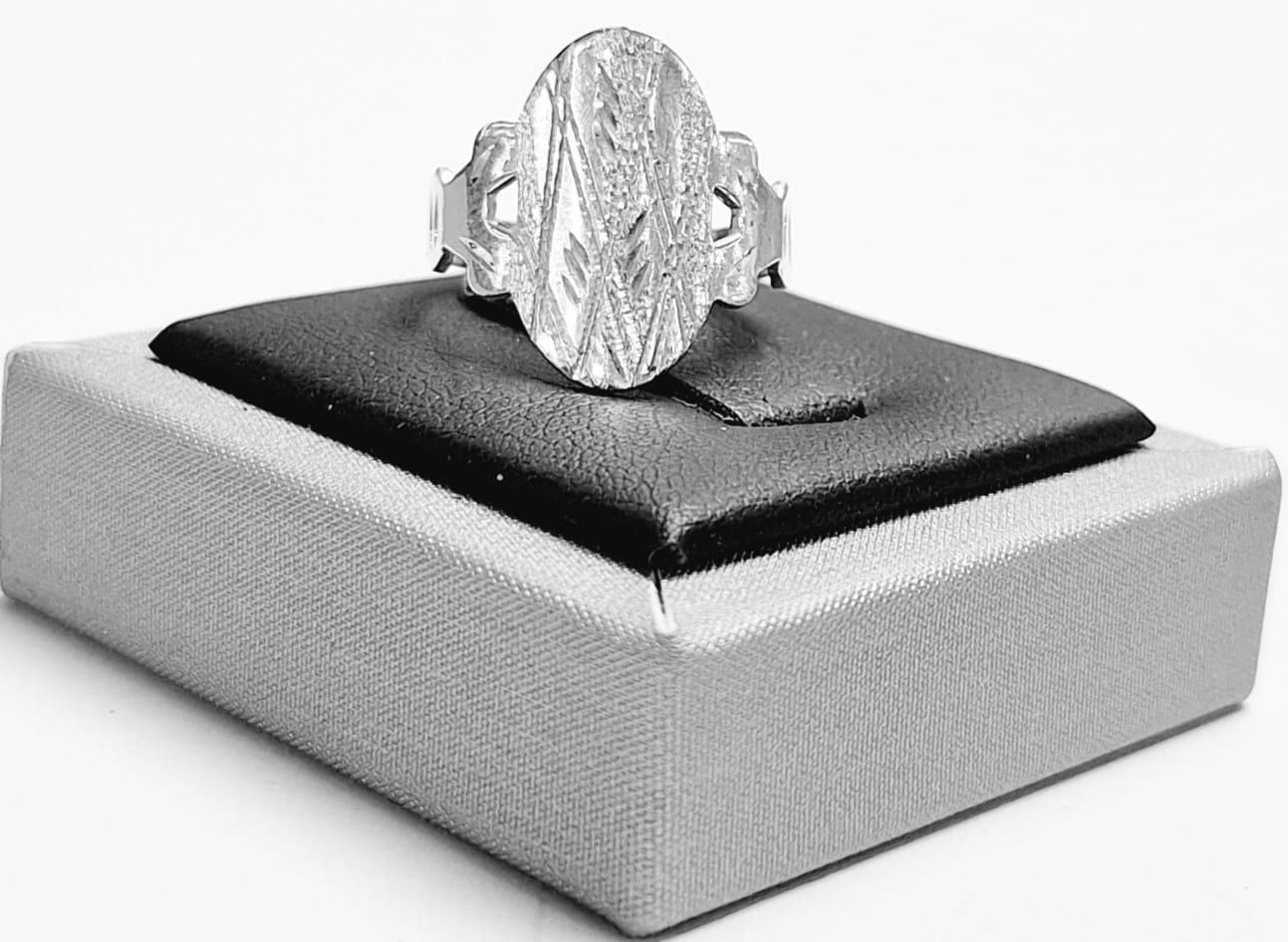 ANILLO DIAMANTADA EN PLATA LEY 925