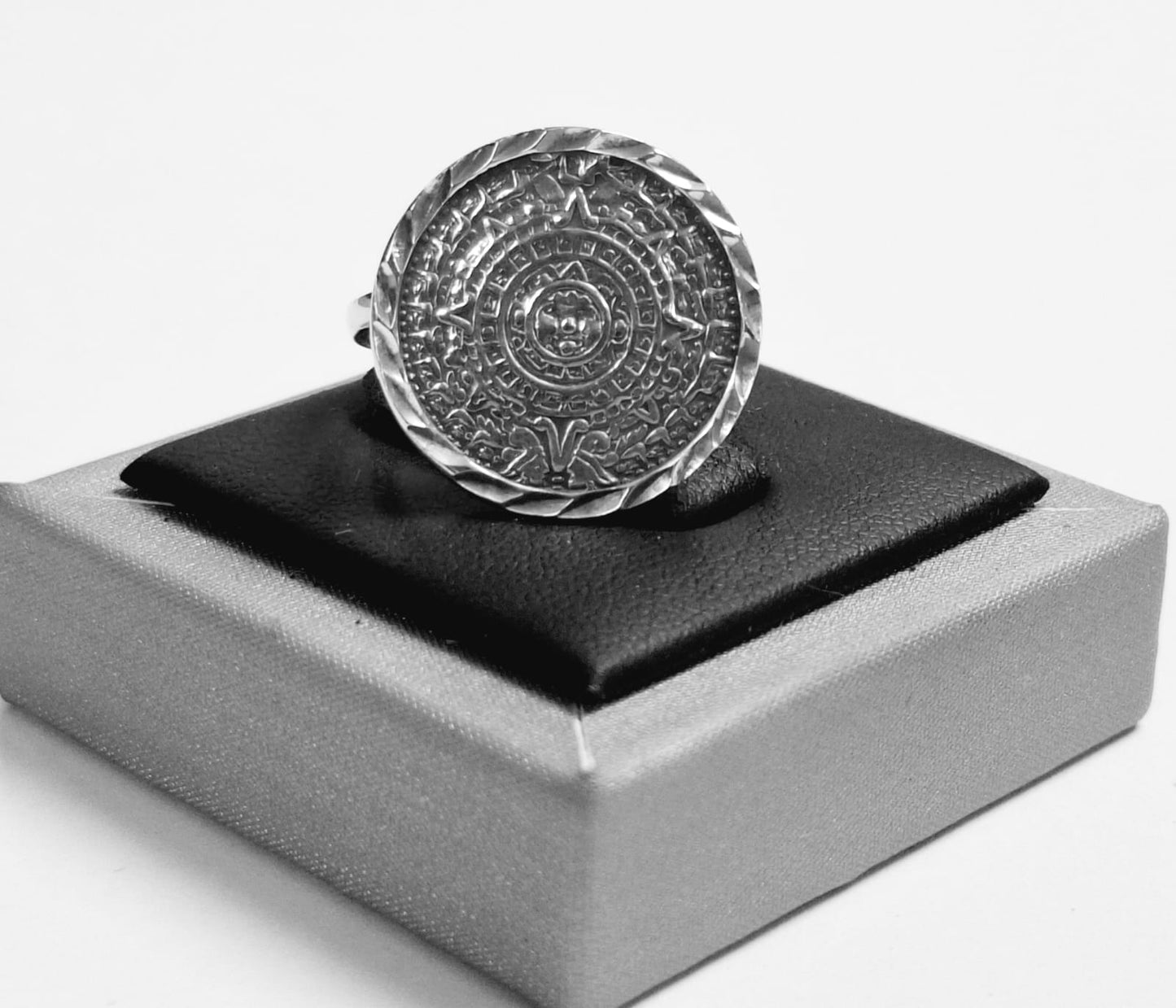 ANILLO CALENDARIO AZTECA EN PLATA LEY 925