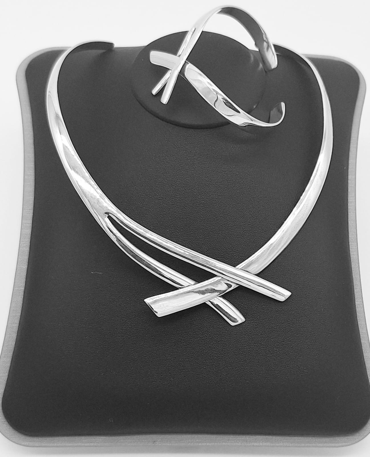 SET DE GARGANTILLA Y BRAZALETE DE PLATA LEY 925