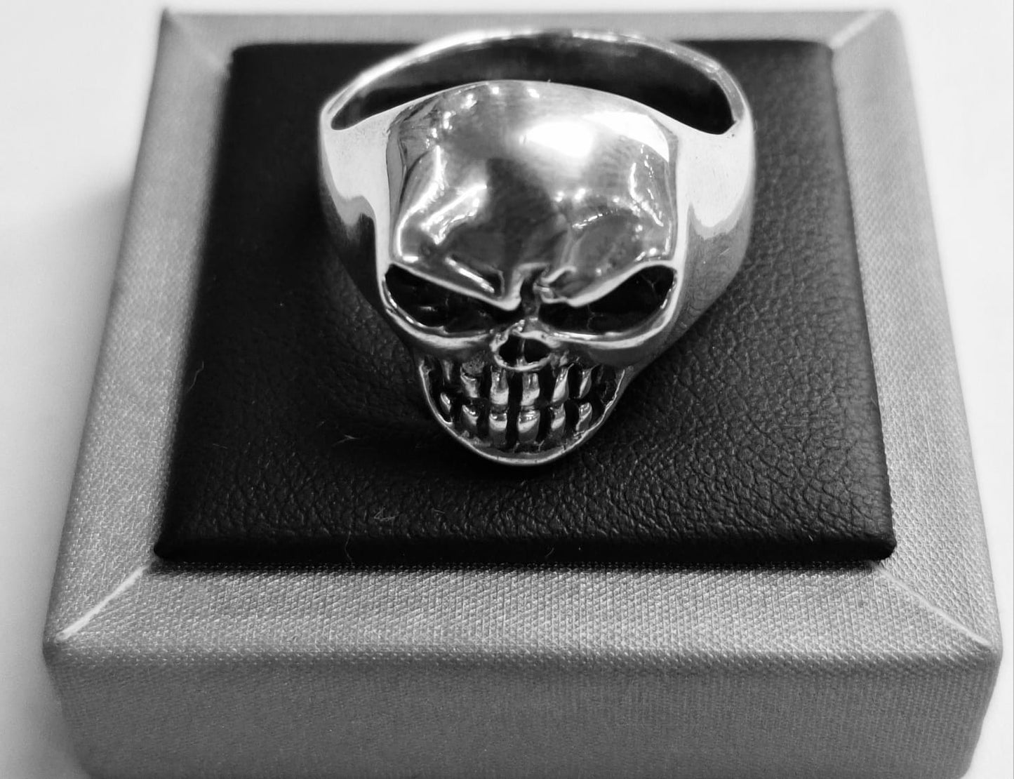 ANILLO CALAVERA EN PLATA 925