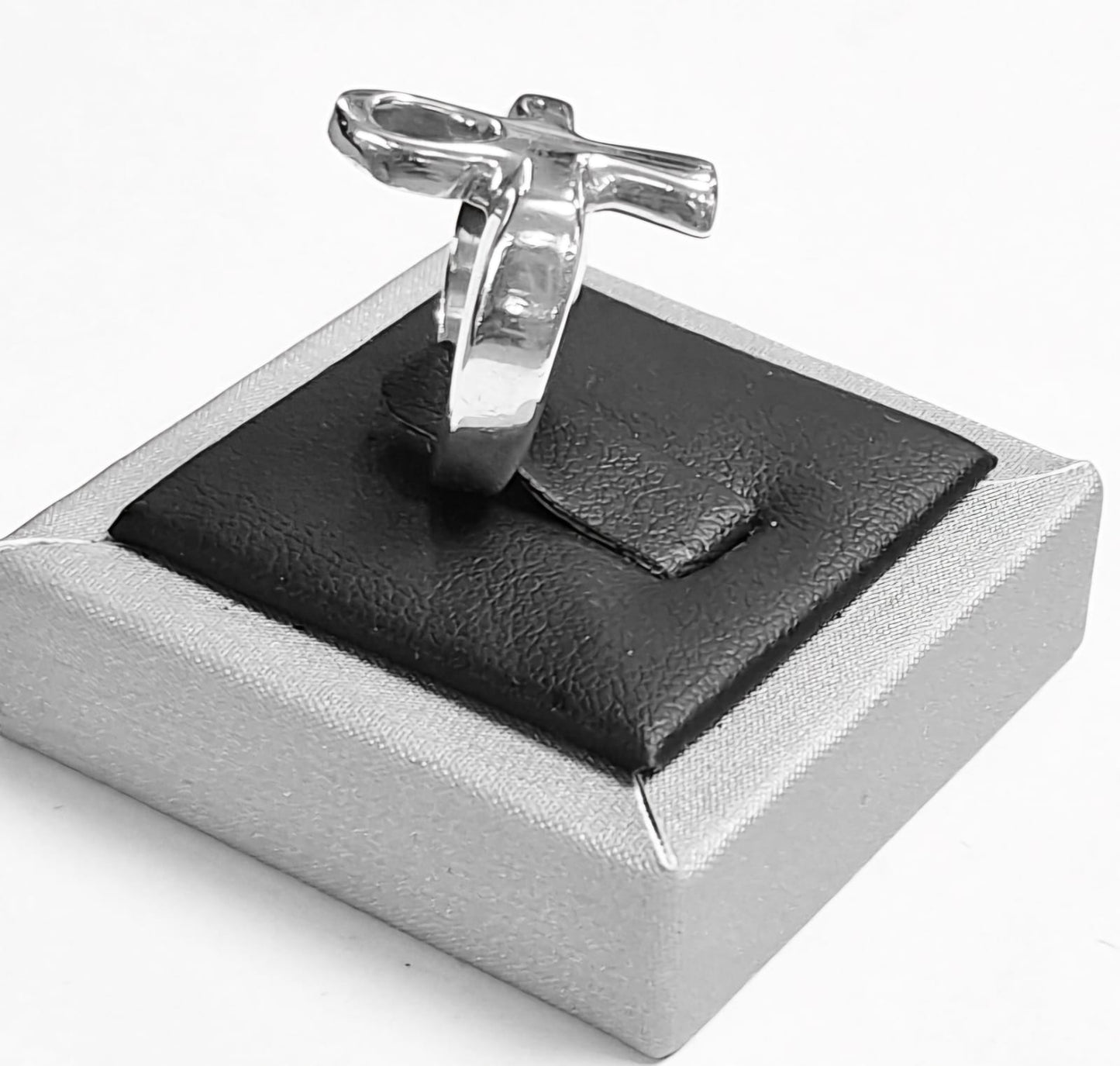 ANILLO CRUZ EGIPCIA EN PLATA LEY 925