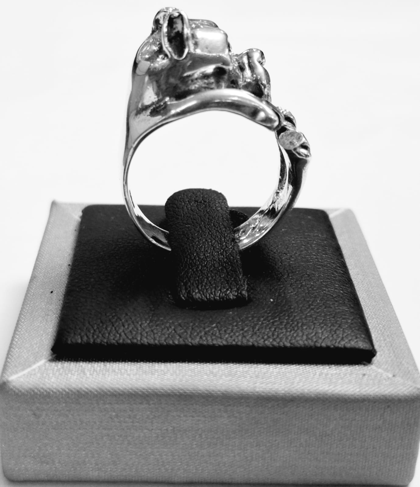 ANILLO PERRO EN PLATA LEY 925