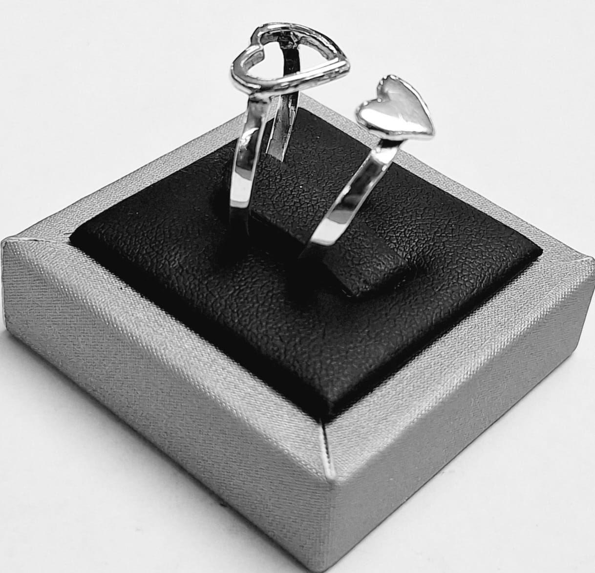 ANILLO DE CORAZON EN PLATA LEY 925