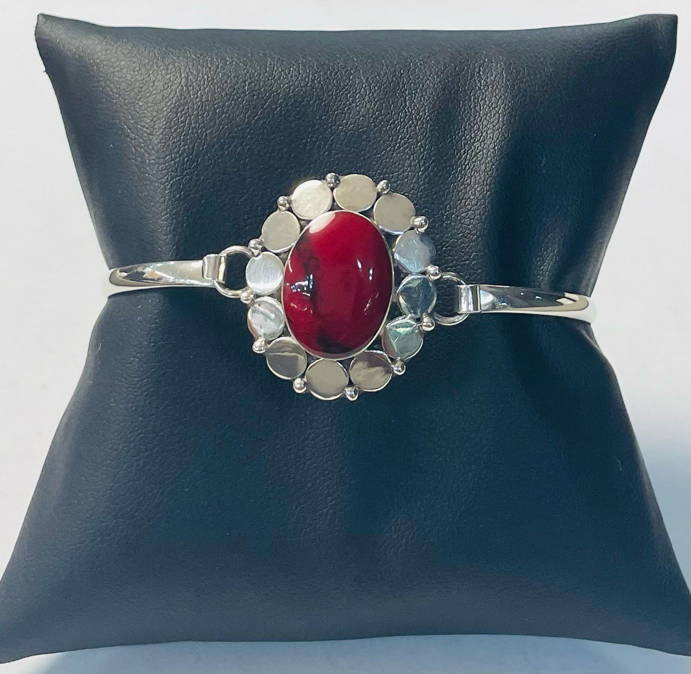 BRAZALETE CON CORAL EN PLATA LEY 925