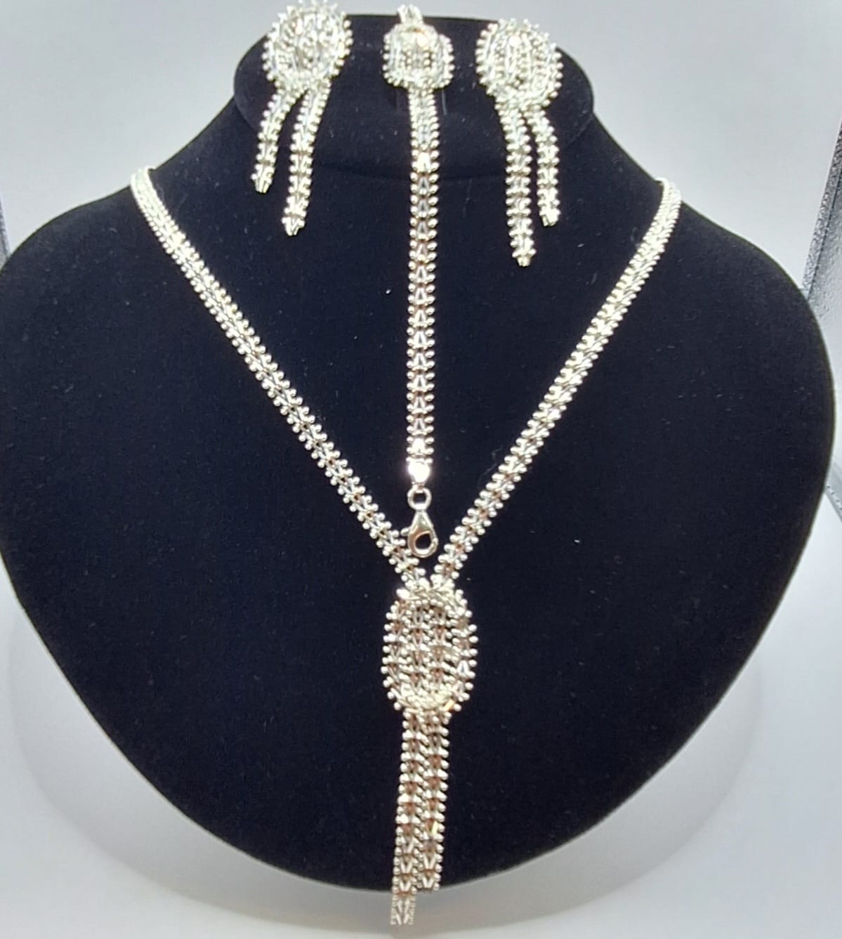 SET DE COLLAR DIAMANTADO EN PLATA LEY 925