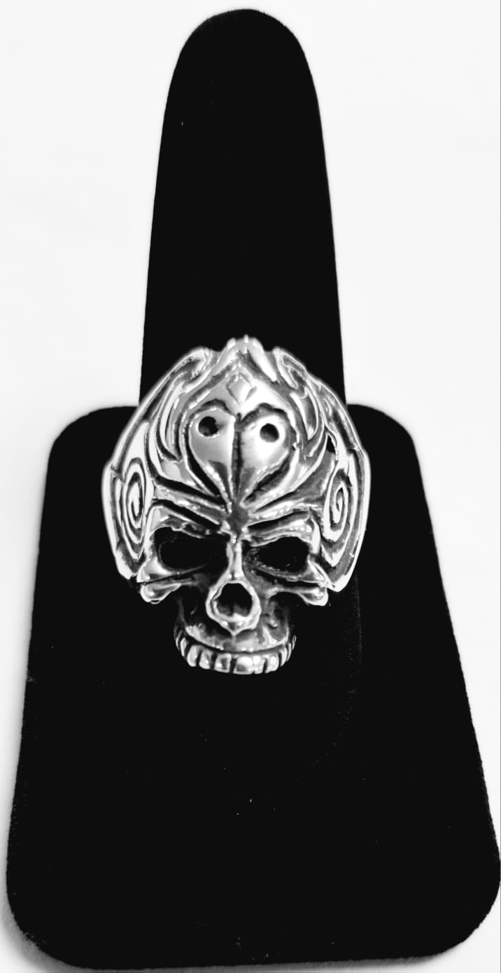 ANILLO CALAVERA EN PLATA LEY 925