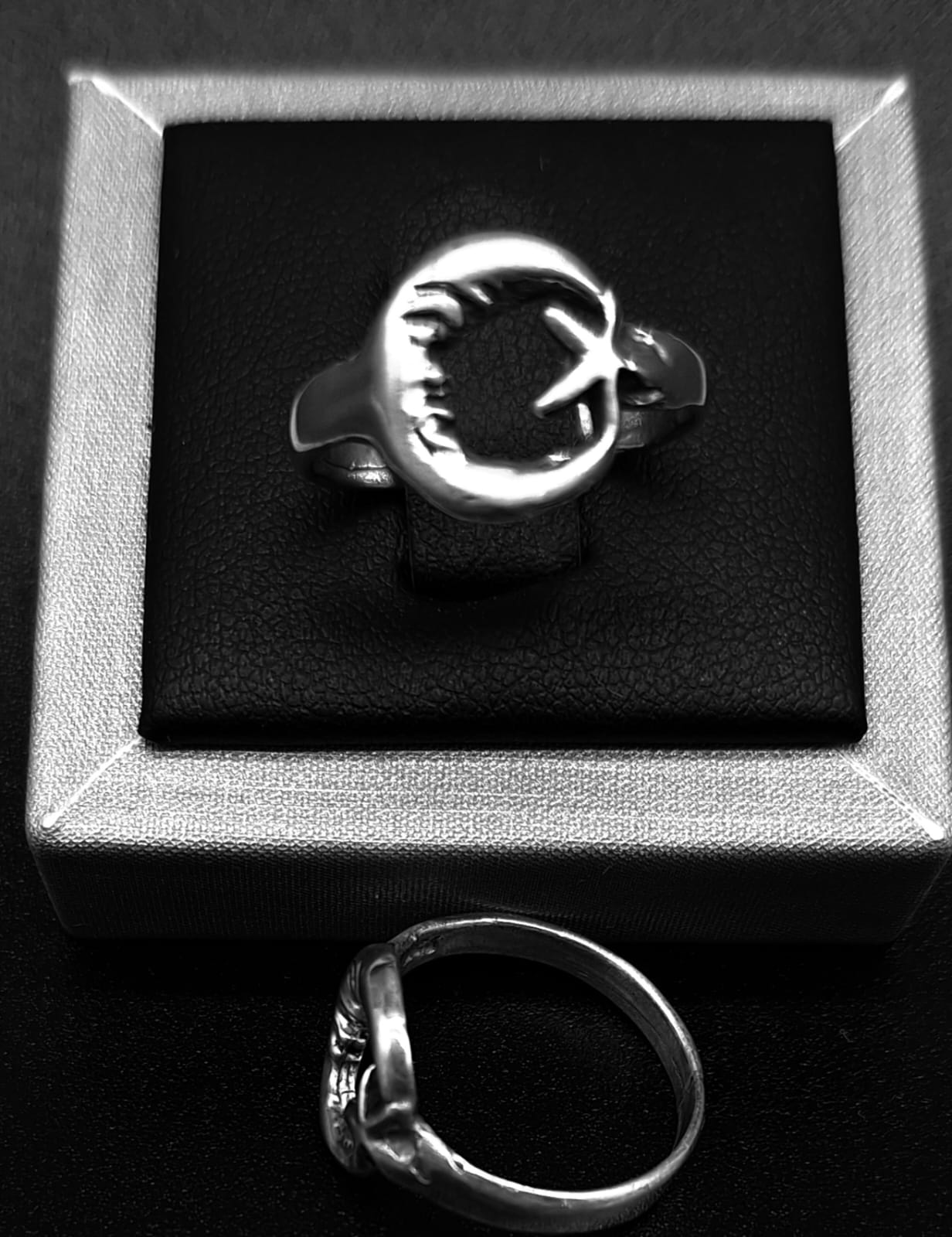 ANILLO LUNA CRECIENTE EN PLATA LEY 925