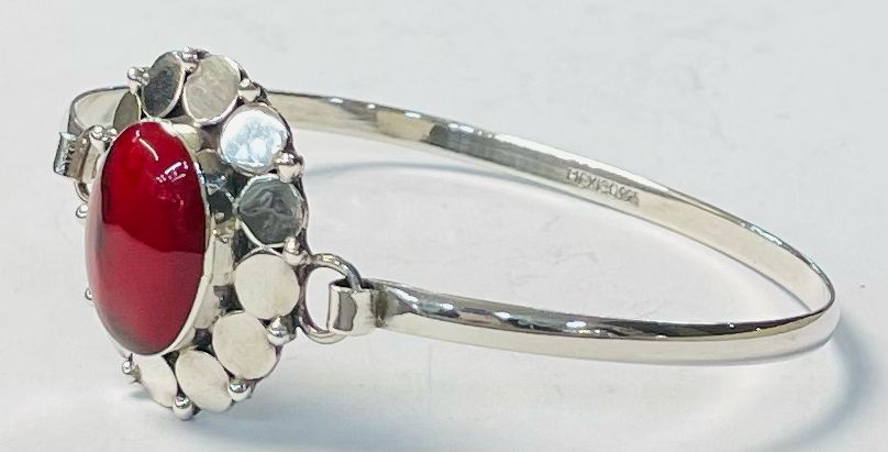 BRAZALETE CON CORAL EN PLATA LEY 925