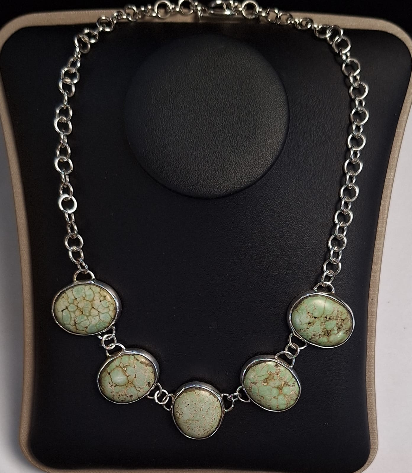 COLLAR CON INCRUSTACIONES DE TURQUESA EN PLATA LEY 925