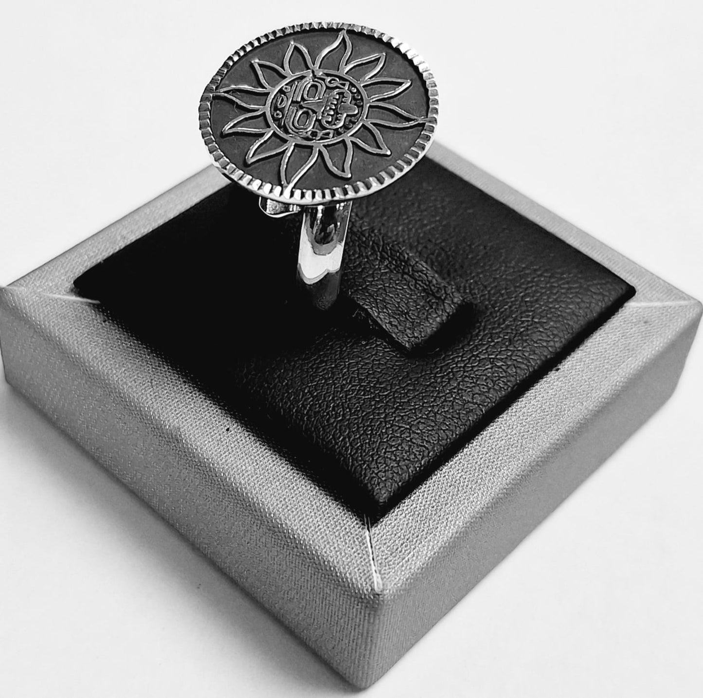 ANILLO SOL MAYA EN PLATA LEY 950