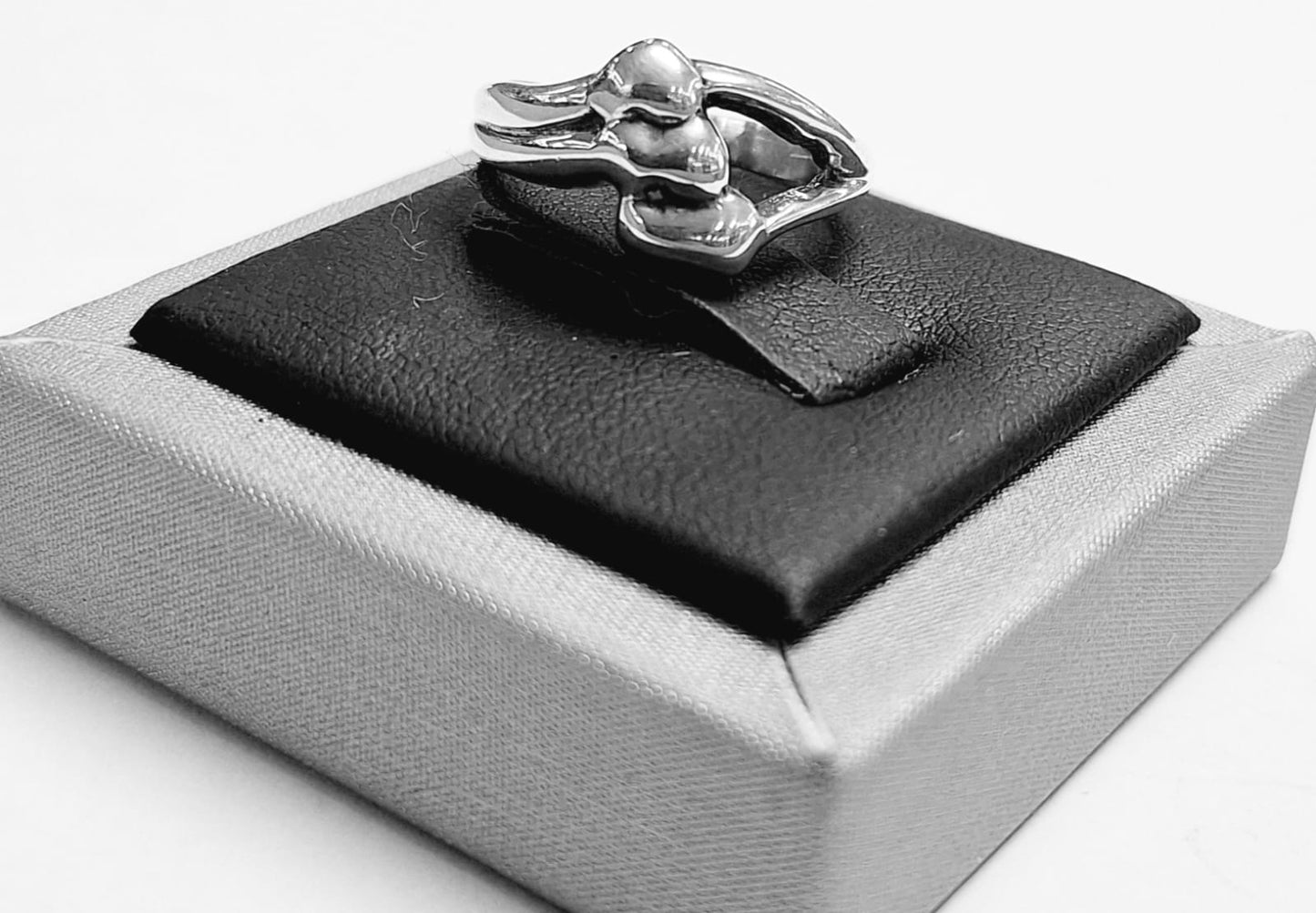 ANILLO EN PLATA LEY 925