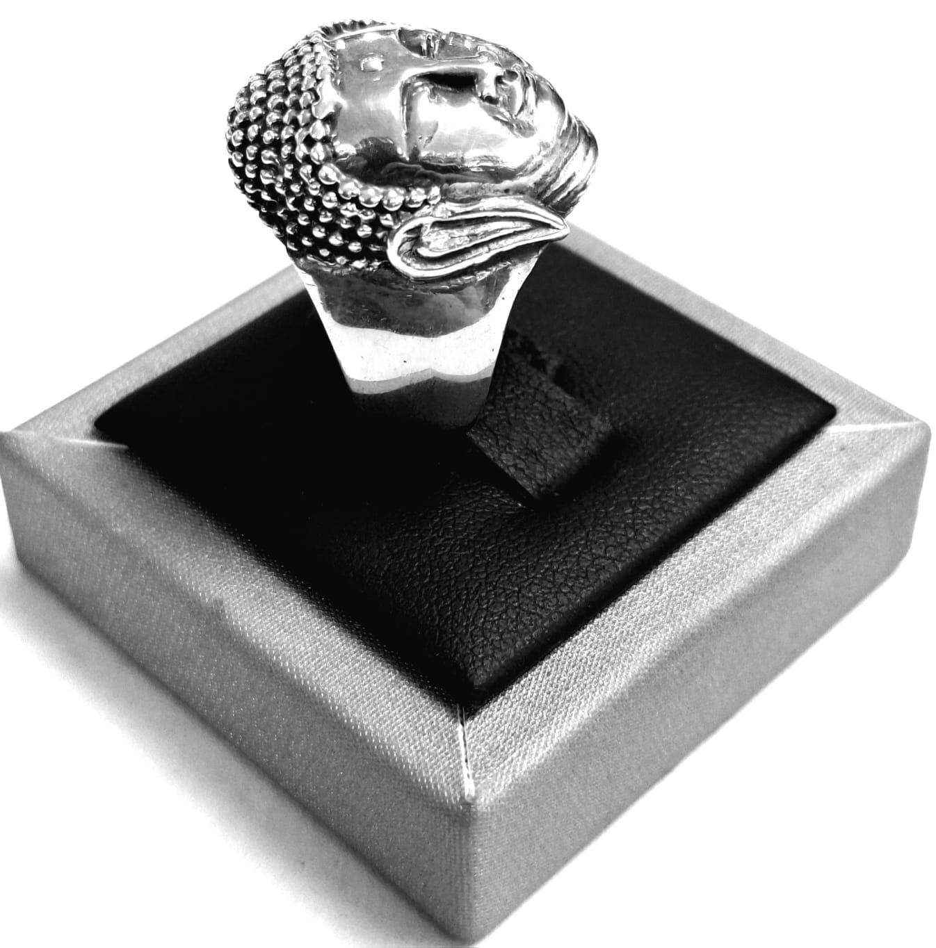 ANILLO CABEZA DE BUDA EN PLATA LEY 925