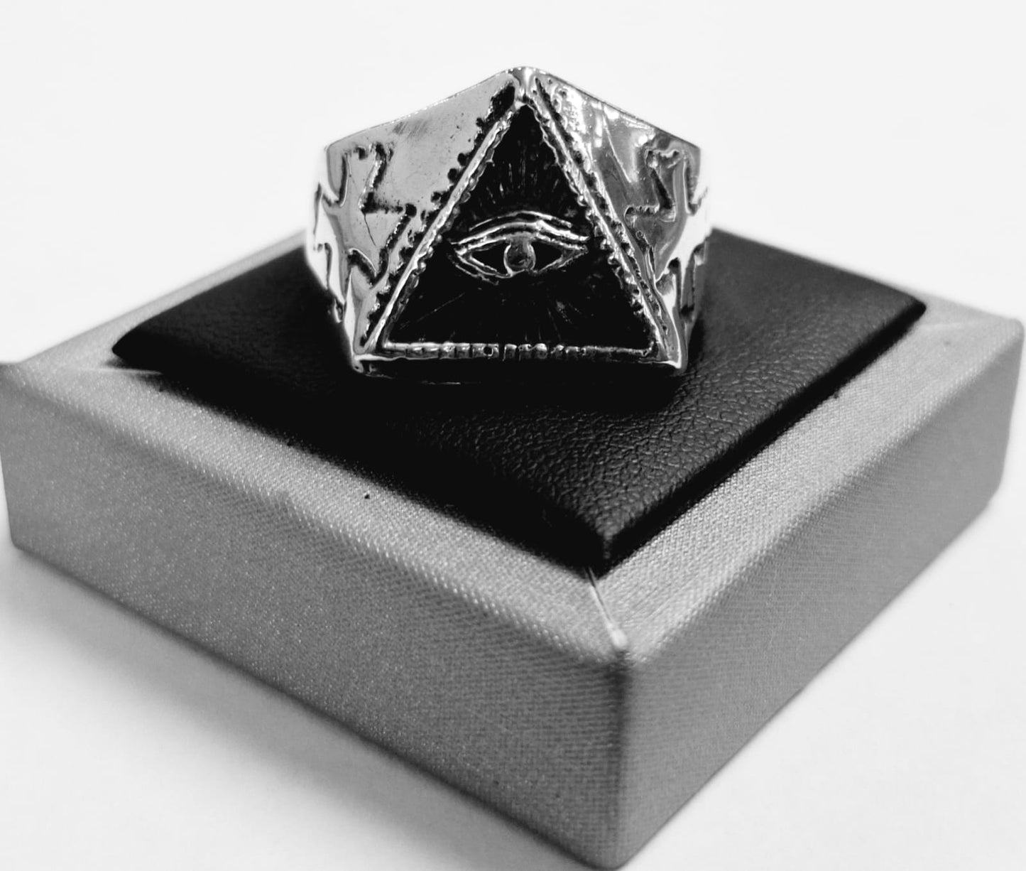 ANILLO OJO DE LA PROVIDENCIA EN PLATA 925