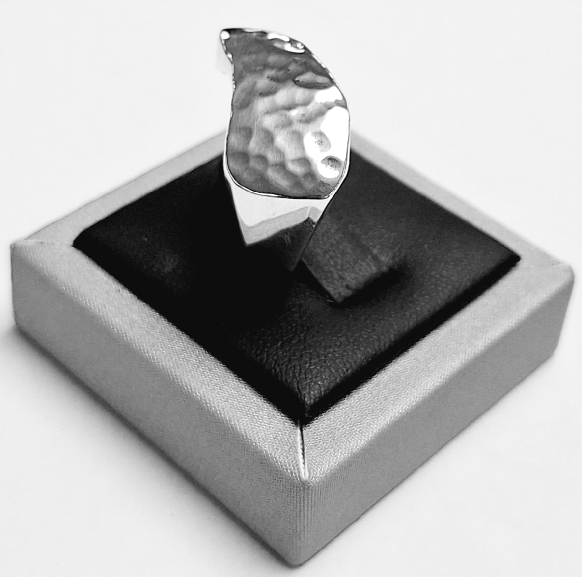 ANILLO MARTILLO EN PLATA LEY 925