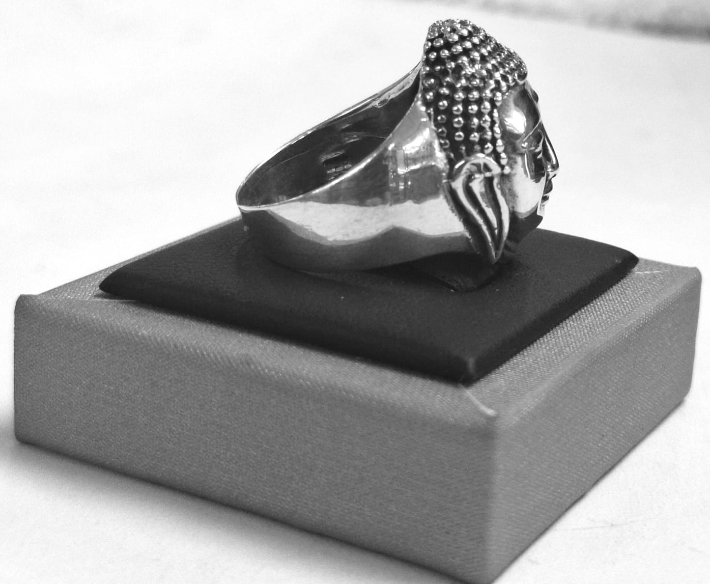 ANILLO CABEZA DE BUDA EN PLATA LEY 925