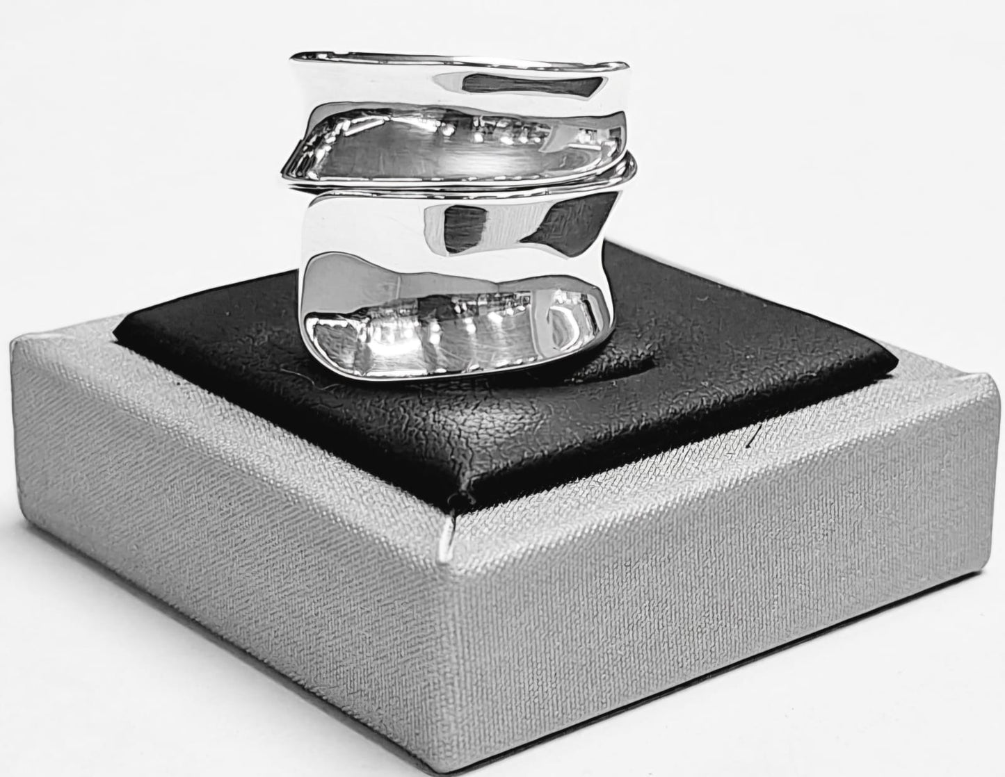ANILLO EN PLATA LEY 925