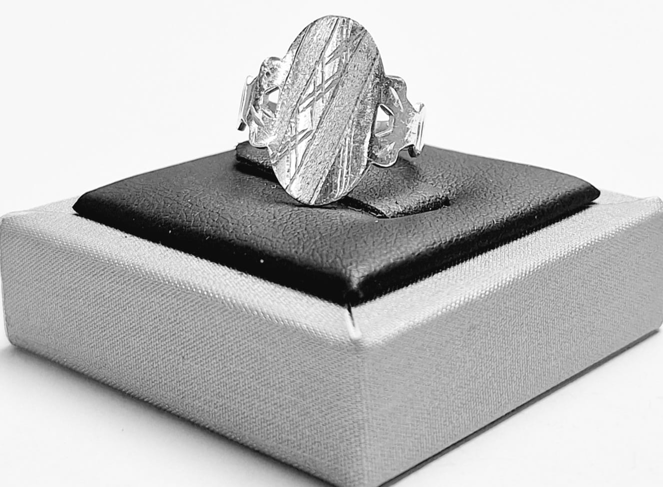 ANILLO DIAMANTADA EN PLATA LEY 925