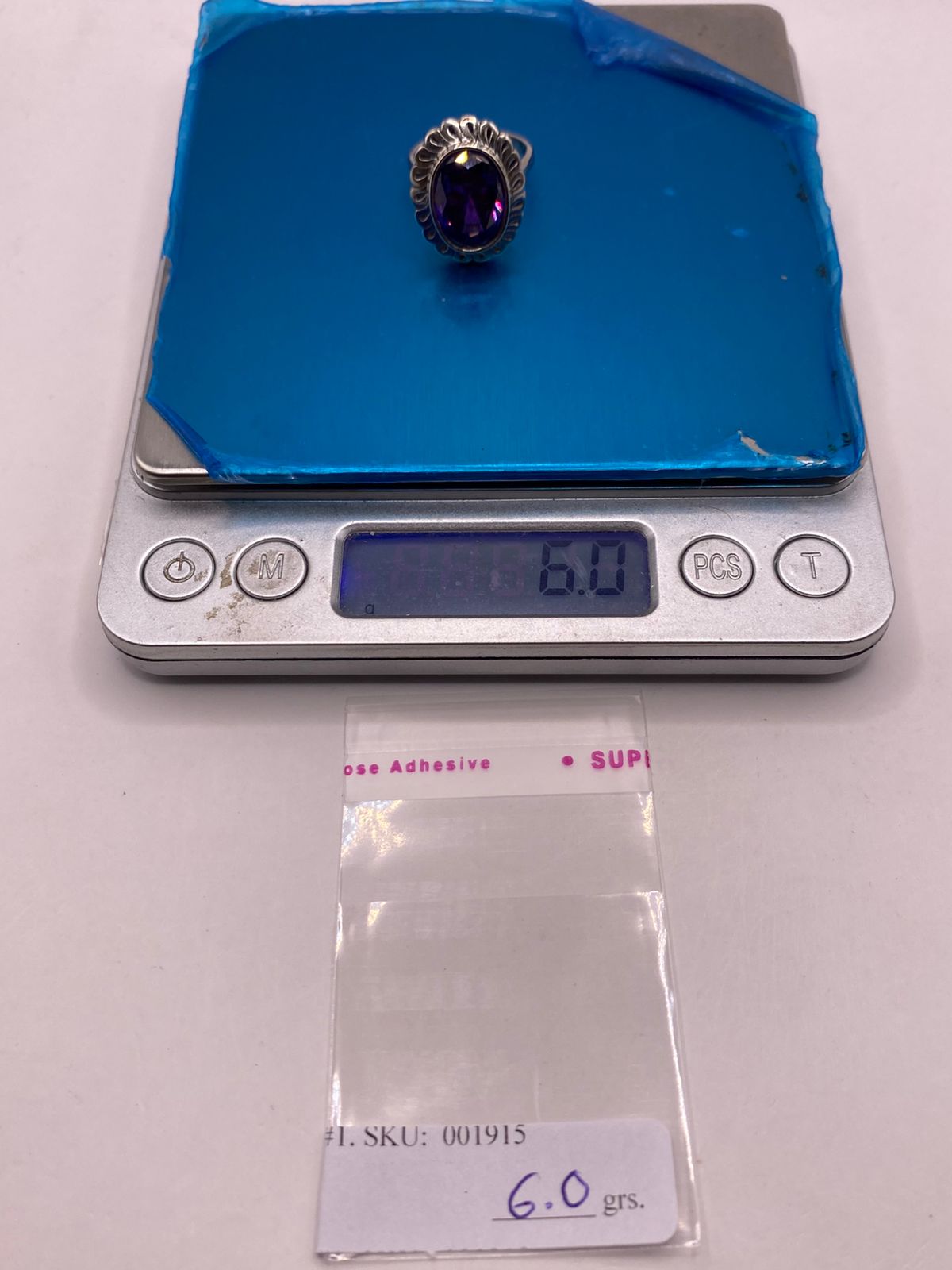 Anillo Ajustable de Plata Ley 925 con Zirconia Violeta Ovalada