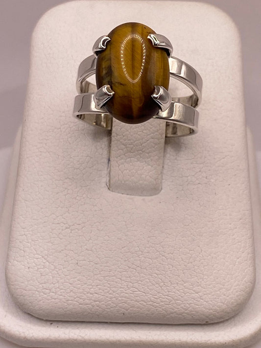 Anillo Artesanal de Plata Ley 925 con Ojo de Tigre Natural, vista frontal