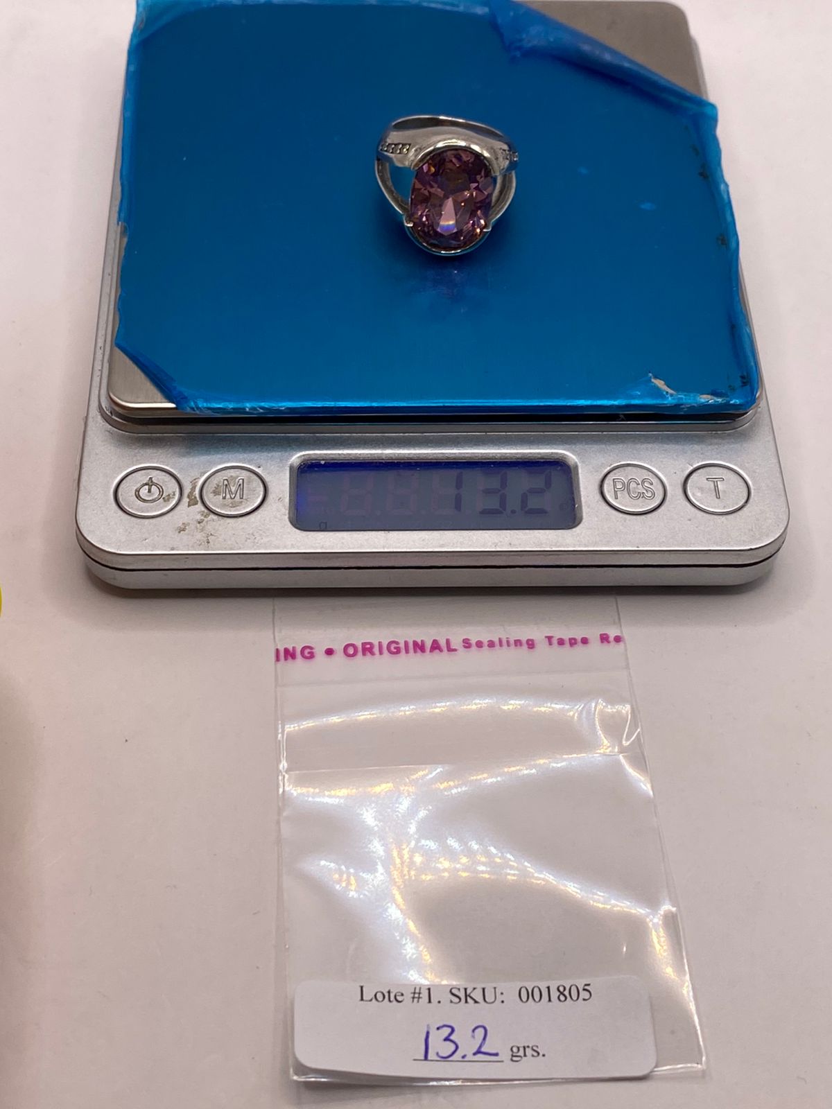Anillo Artesanal de Plata con Piedra Facetada