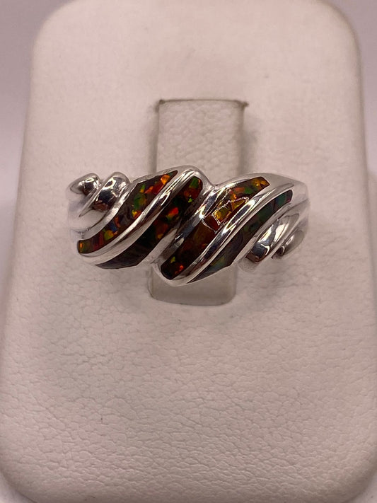 Anillo Artístico de Plata Ley 950 con Ópalo Iridiscente, vista frontal