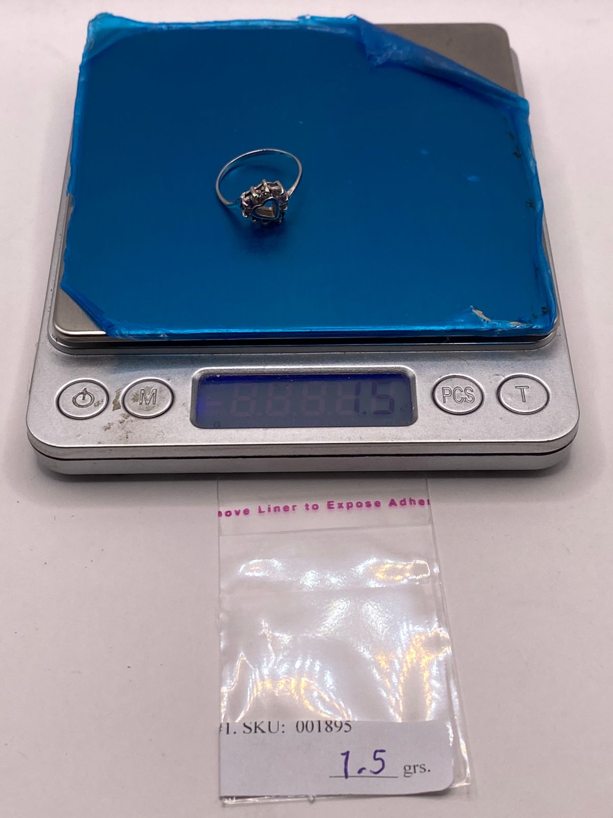 Anillo Corazón con Zirconias en Plata Ley 925