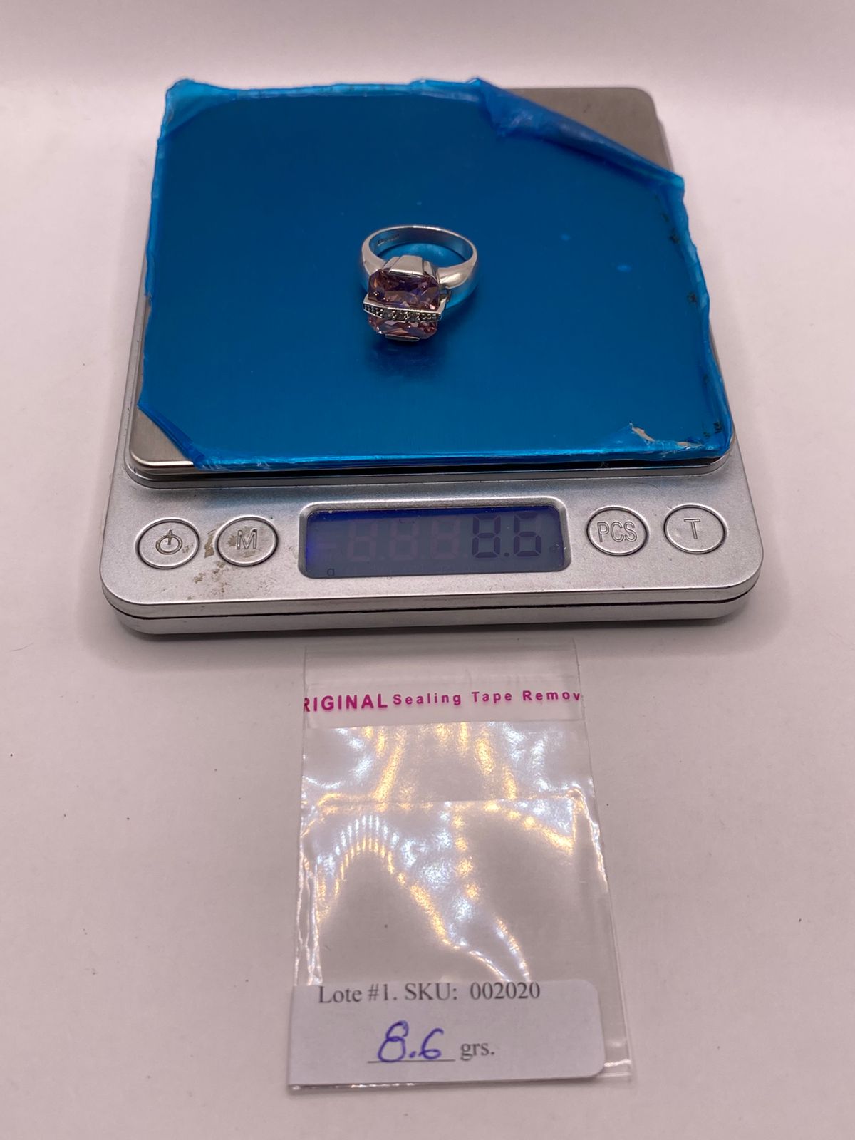 Anillo Cuadrado con Zirconia Rosa en Plata Ley 925