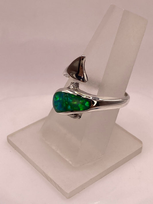 Anillo de Delfín de Plata Ley 950 con Ópalo Verde y Azul, vista frontal