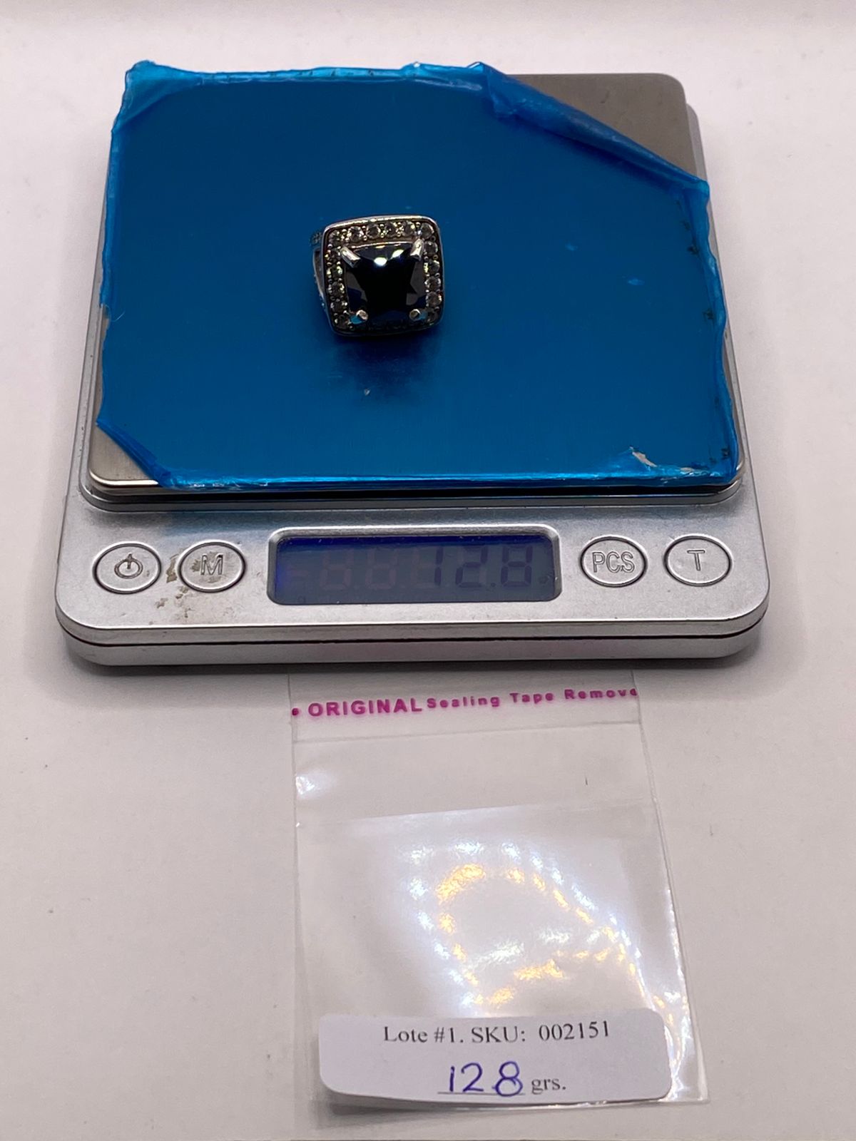 Anillo Elegante Cuadrado con Zirconia Negra en Plata Ley 925