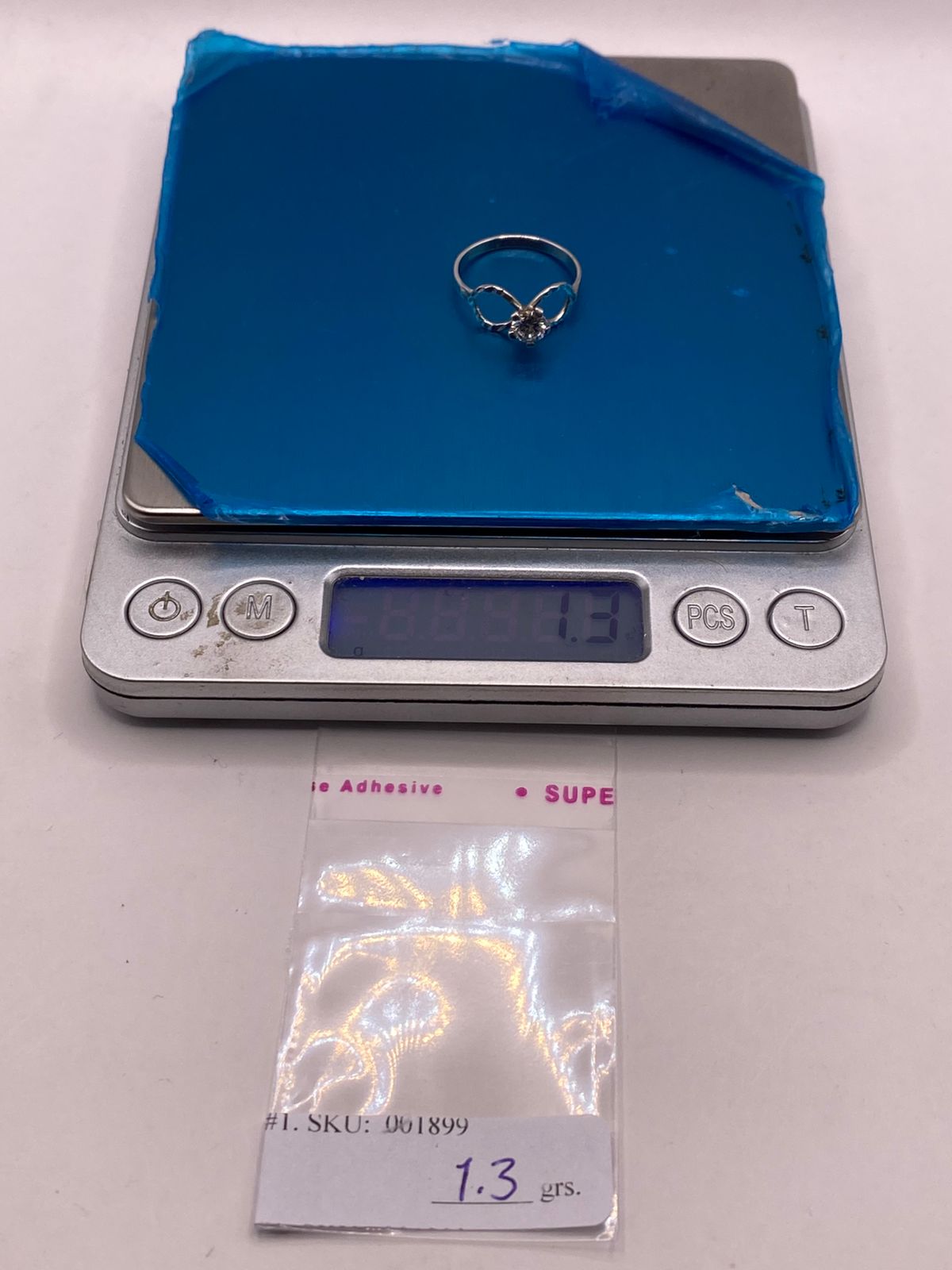 Anillo Infinito con Zirconia Brillante en Plata Ley 925