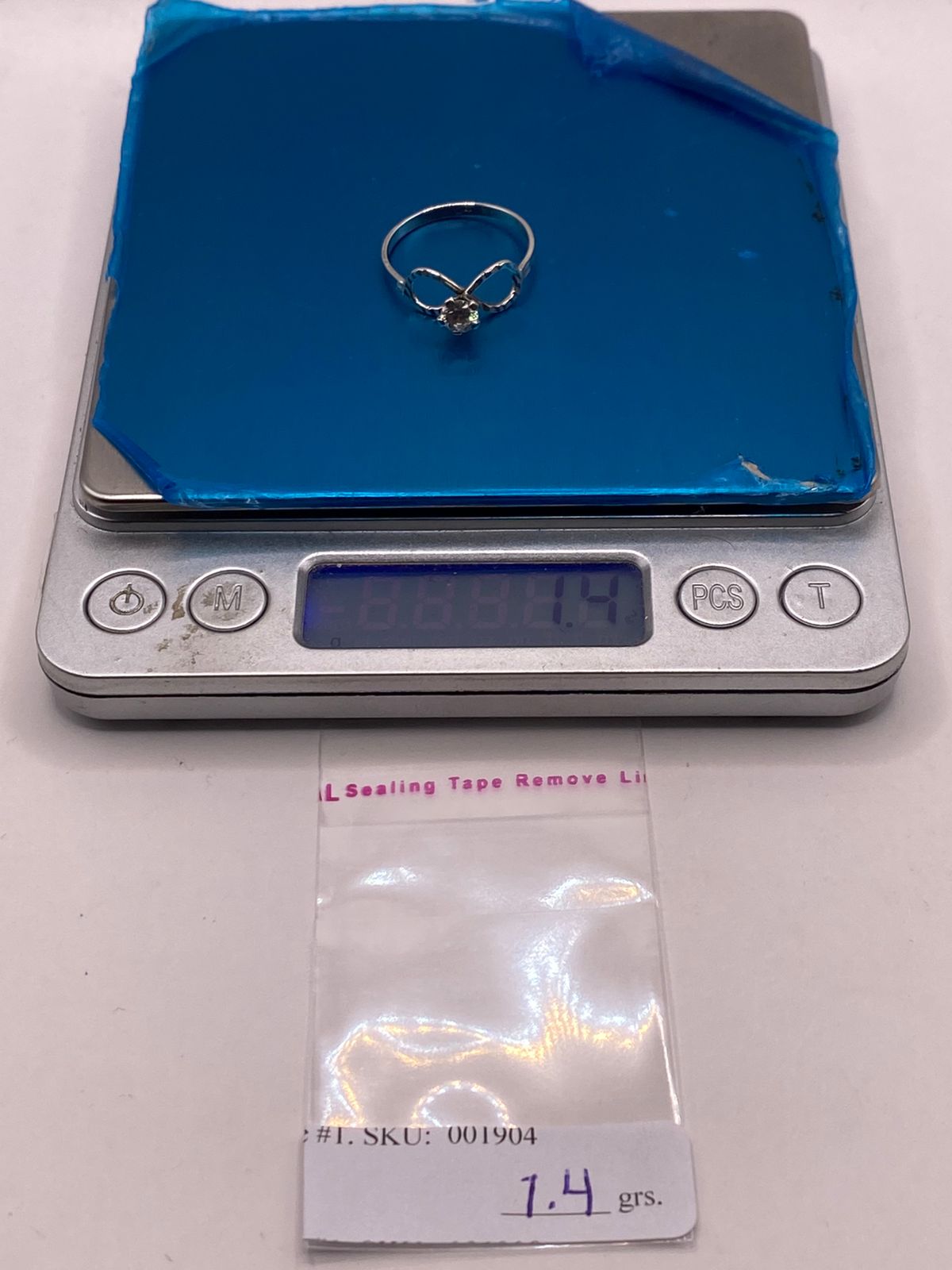 ANILLO INFINITO CON ZIRCONIA BRILLANTE EN PLATA LEY 926
