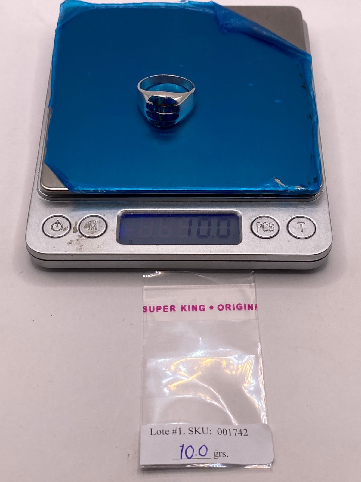 Anillo de Ópalo de Fuego Azul Iridiscente en Plata Ley 950