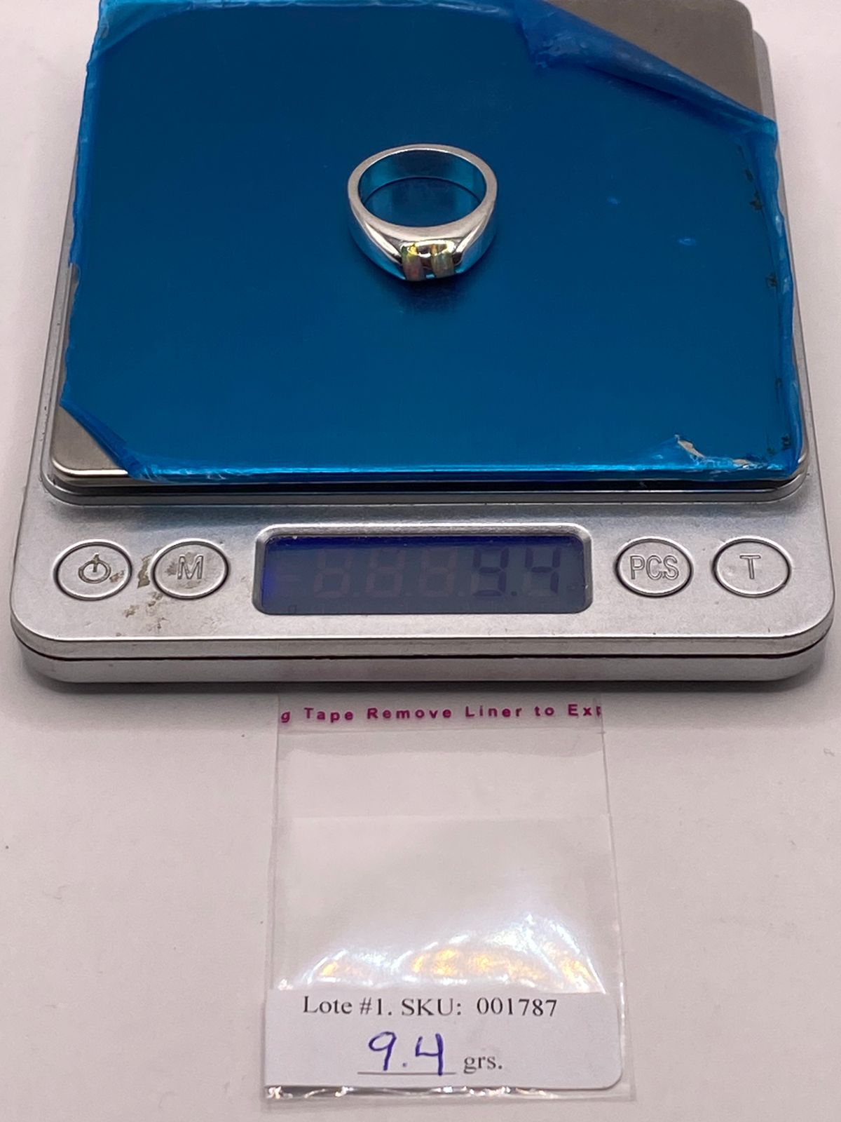 ANILLO CON ÓPALO DE FUEGO IRIDISCENTE EN PLATA LEY .925