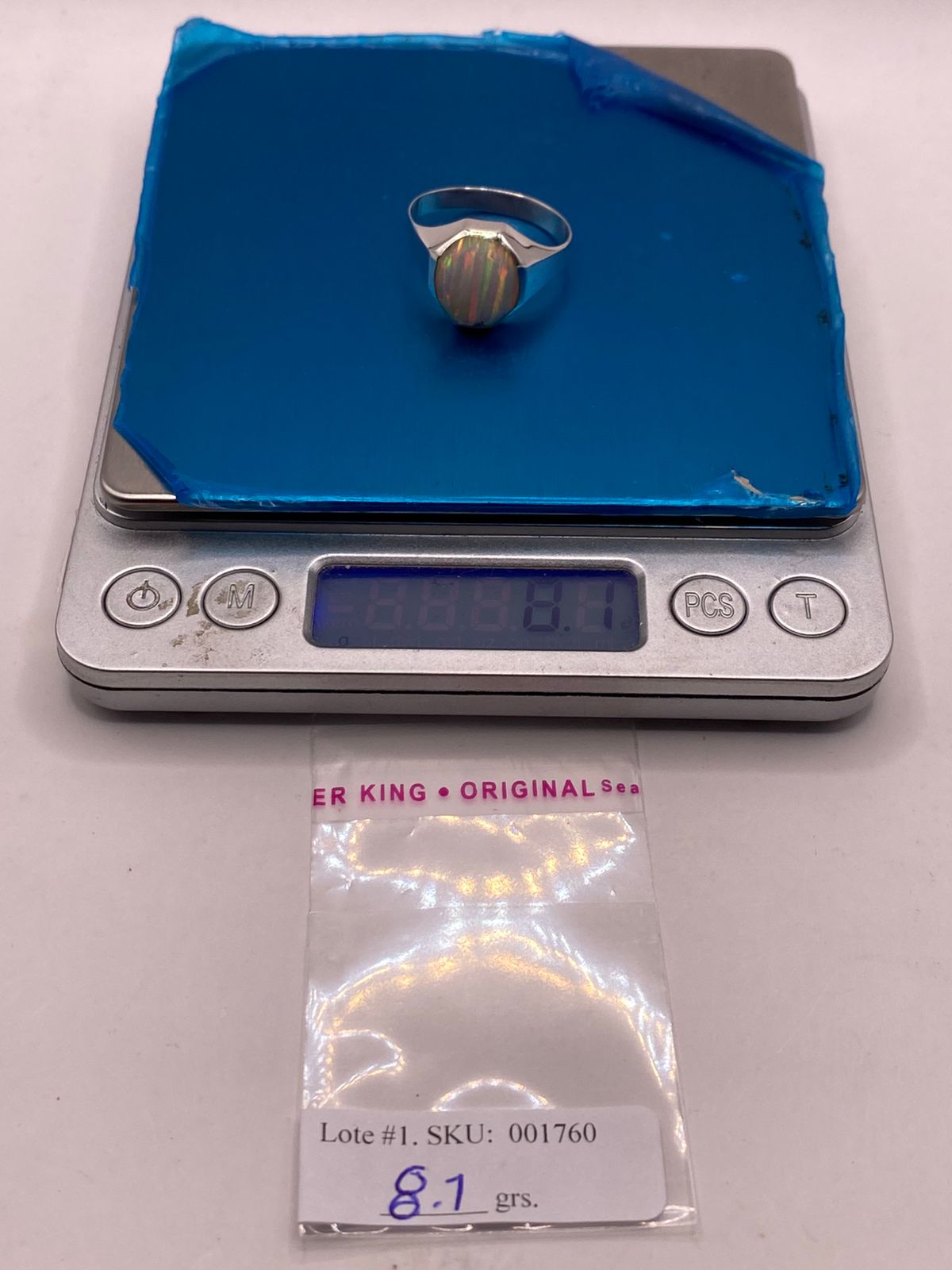 Anillo de Ópalo de Fuego Iridiscente en Plata Ley .950