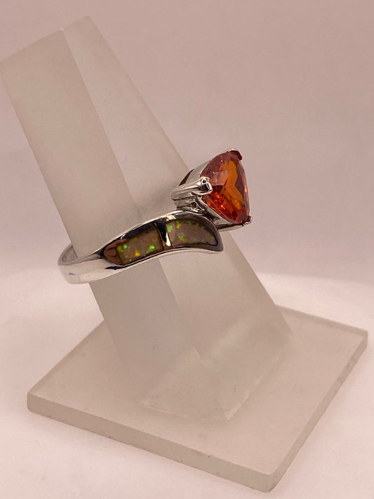 Anillo de Plata Ley 925 con Ópalo de Fuego, Zirconias y Piedra Central Naranja, vista frontal