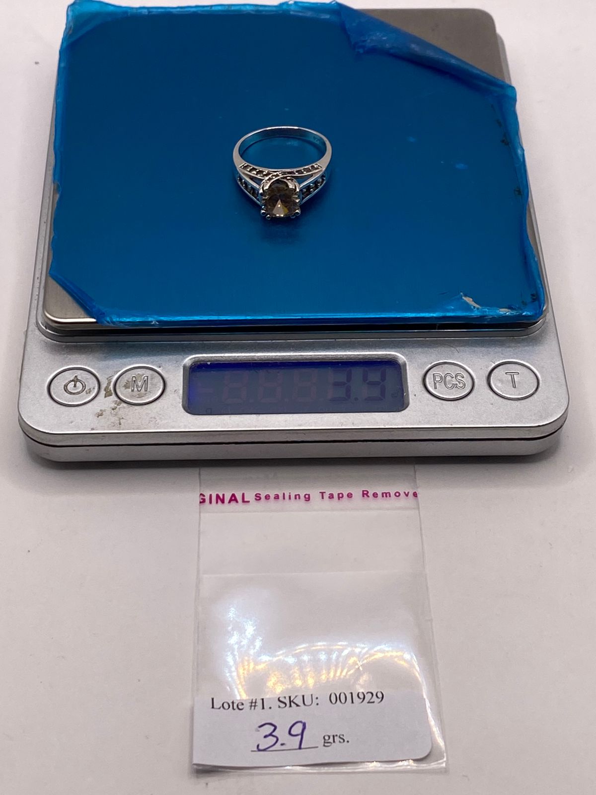 Anillo de Plata Ley 925 con Zirconia Color Champagne y Zirconias Blancas