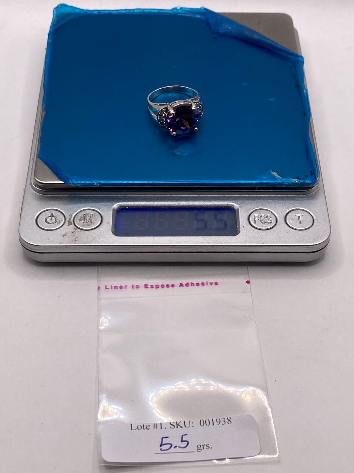 Anillo de Plata Ley 925 con Zirconia Morada