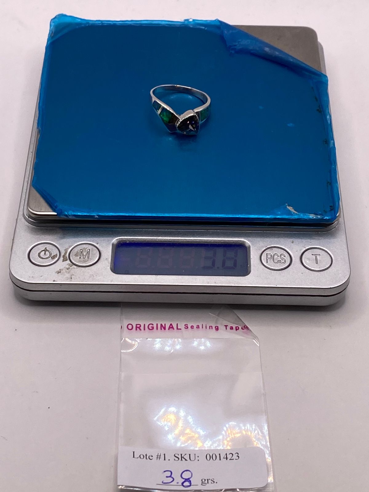 Anillo de Plata Ley 950 con Ópalo de Fuego Verde Iridiscente y Zirconia Multicolor