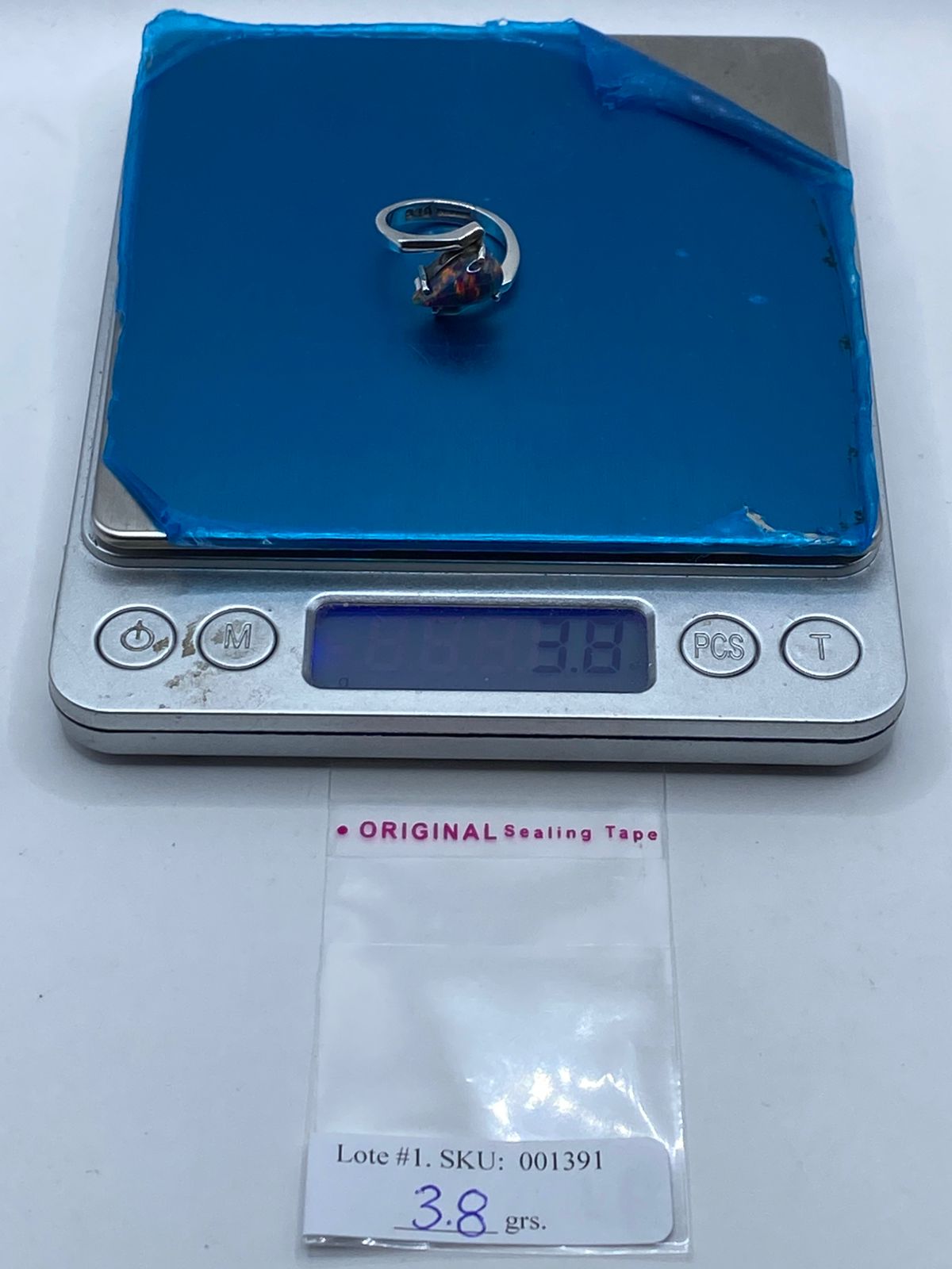 Anillo de Plata .925 con Ópalo de Fuego Azul y Destellos Multicolor