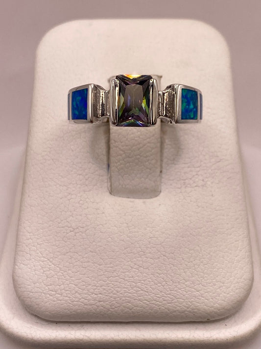 Anillo Solitario de Plata Ley 950 con Ópalo de Fuego y Zirconia Multicolor, vista frontal